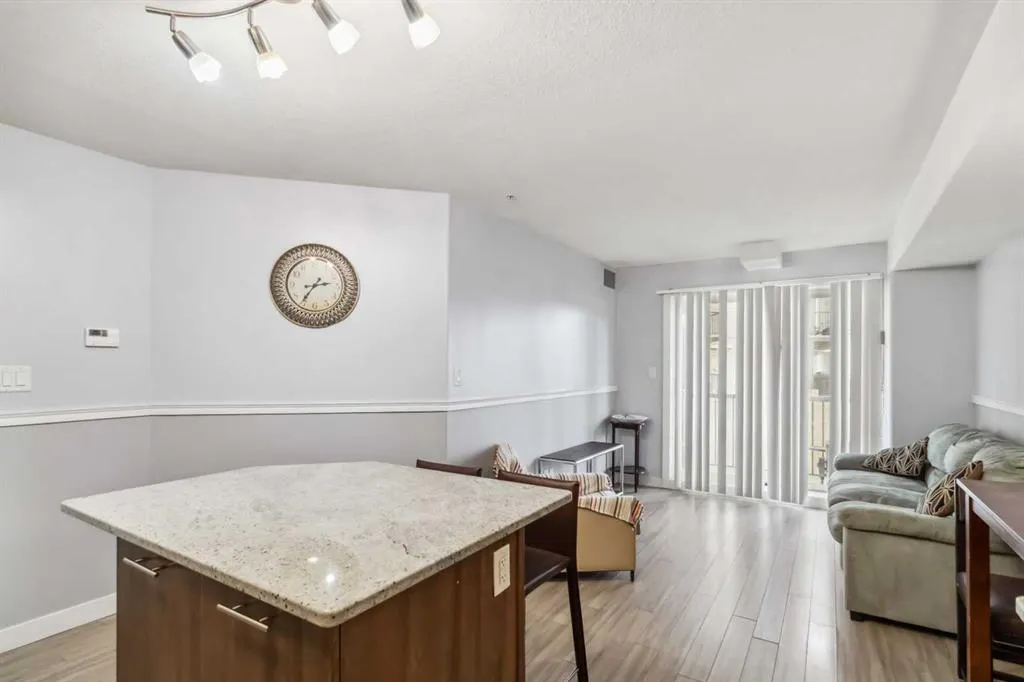 7901 King Street, #1102