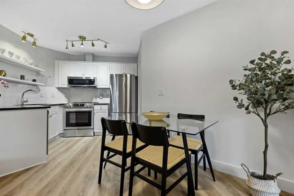 10 Sierra Morena Mews SW, #210