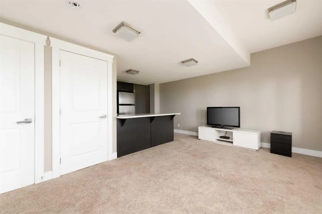 208 Sparrow Hawk Drive, #13