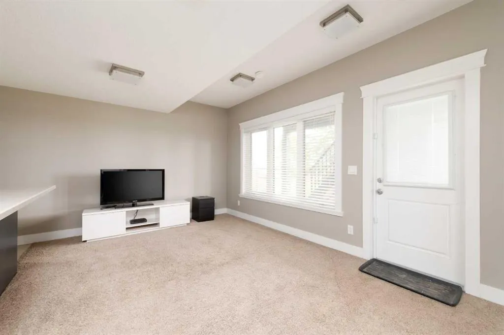 208 Sparrow Hawk Drive, #13