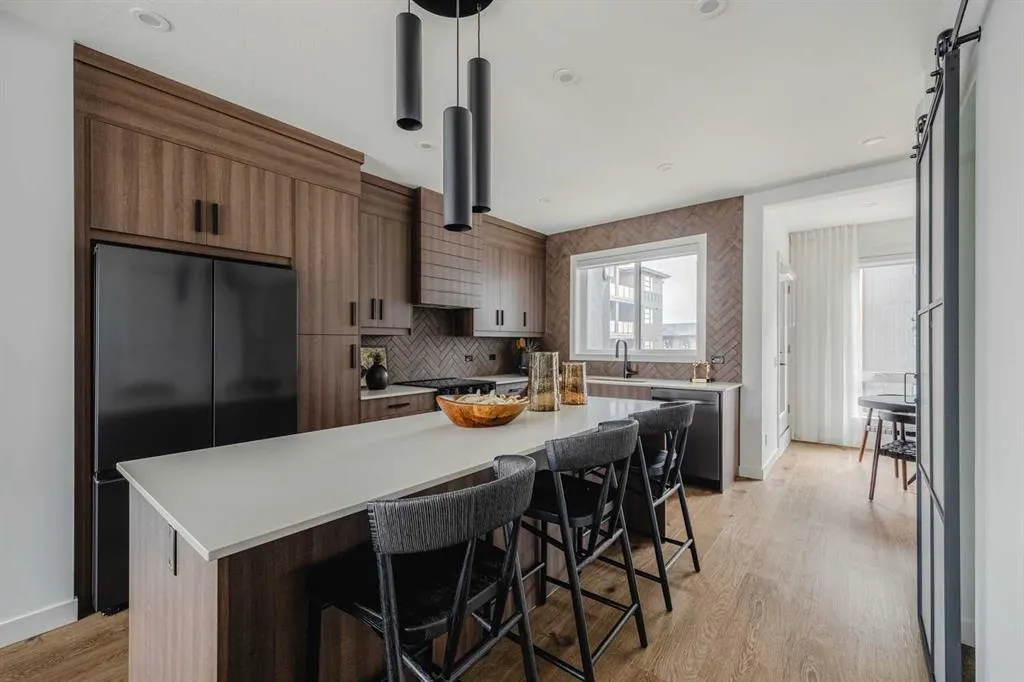23 Lucas Way NW