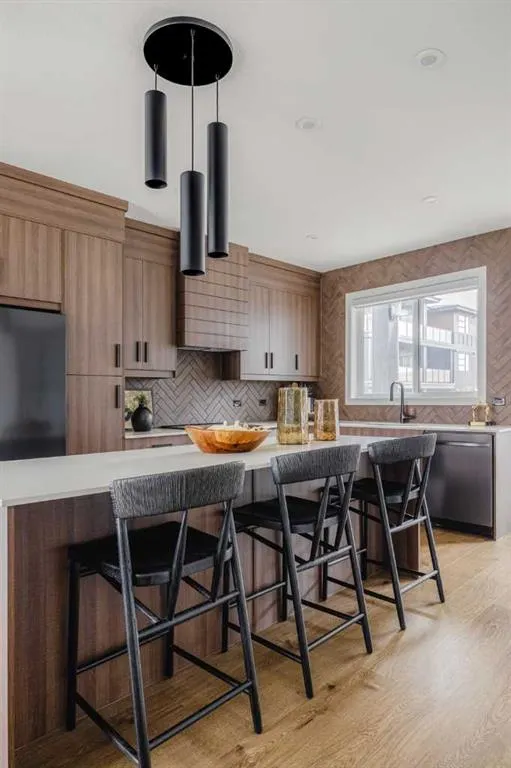 23 Lucas Way NW