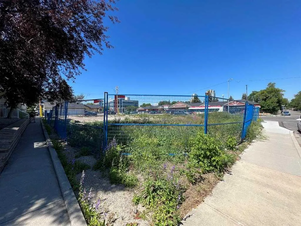 1903/1907 31 Street SW