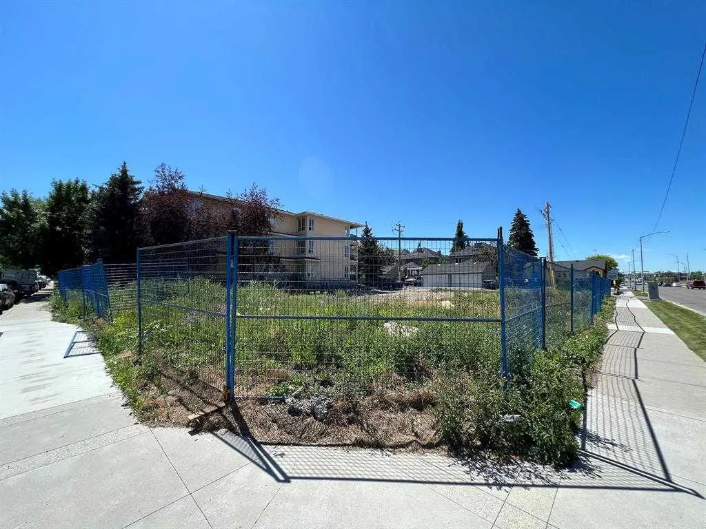 1903/1907 31 Street SW