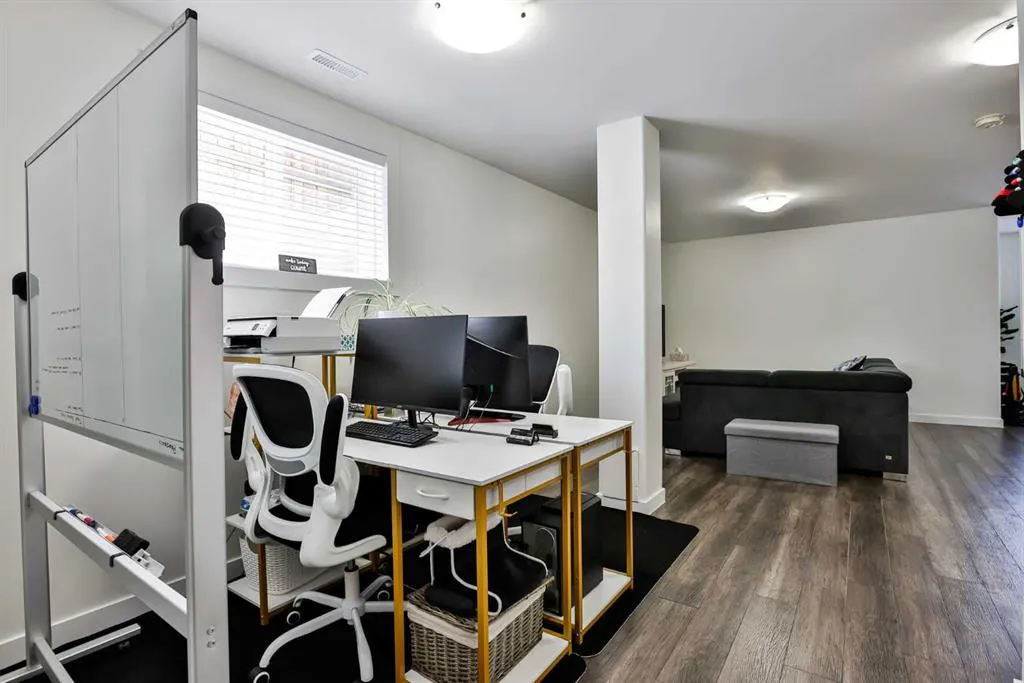 134 Keystone Terrace W