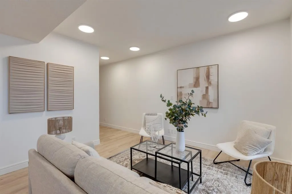 4270 Norford Avenue NW, #701
