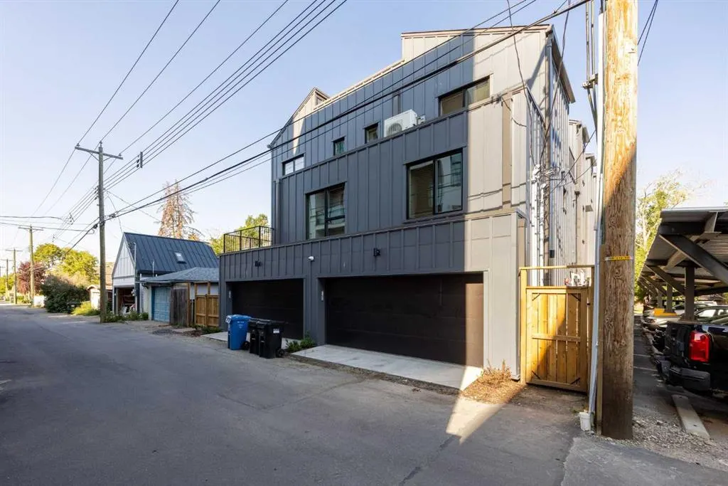 923 1 Avenue NW, #2