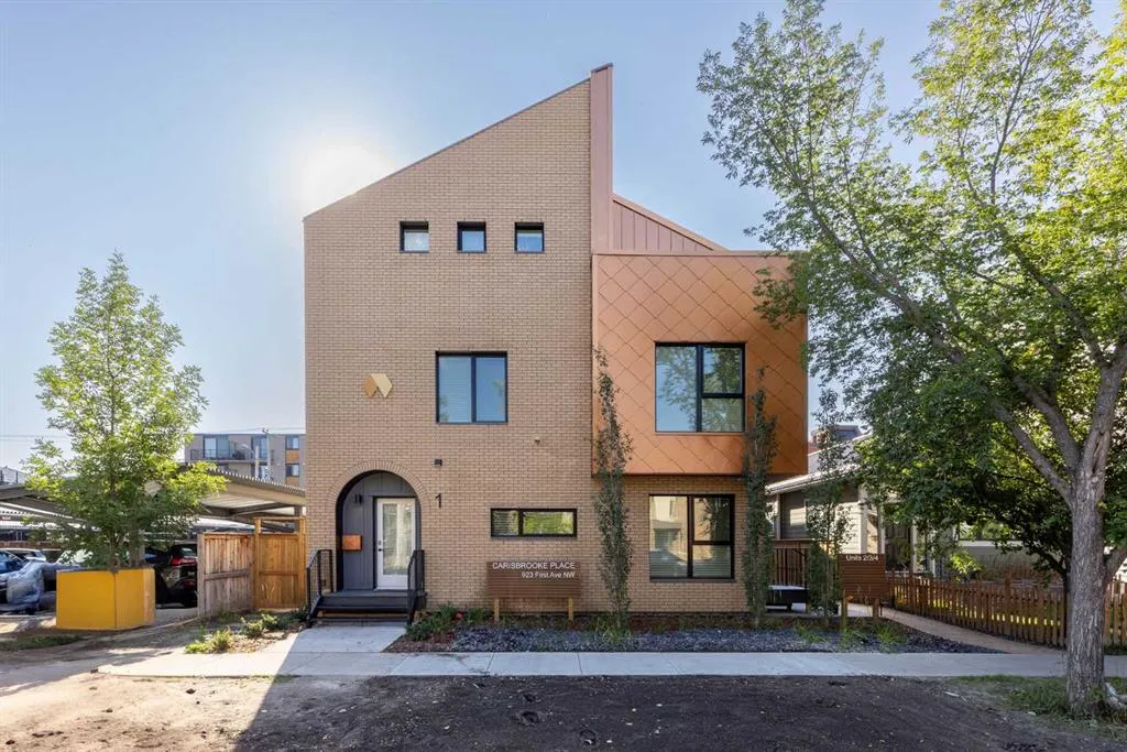 923 1 Avenue NW, #2