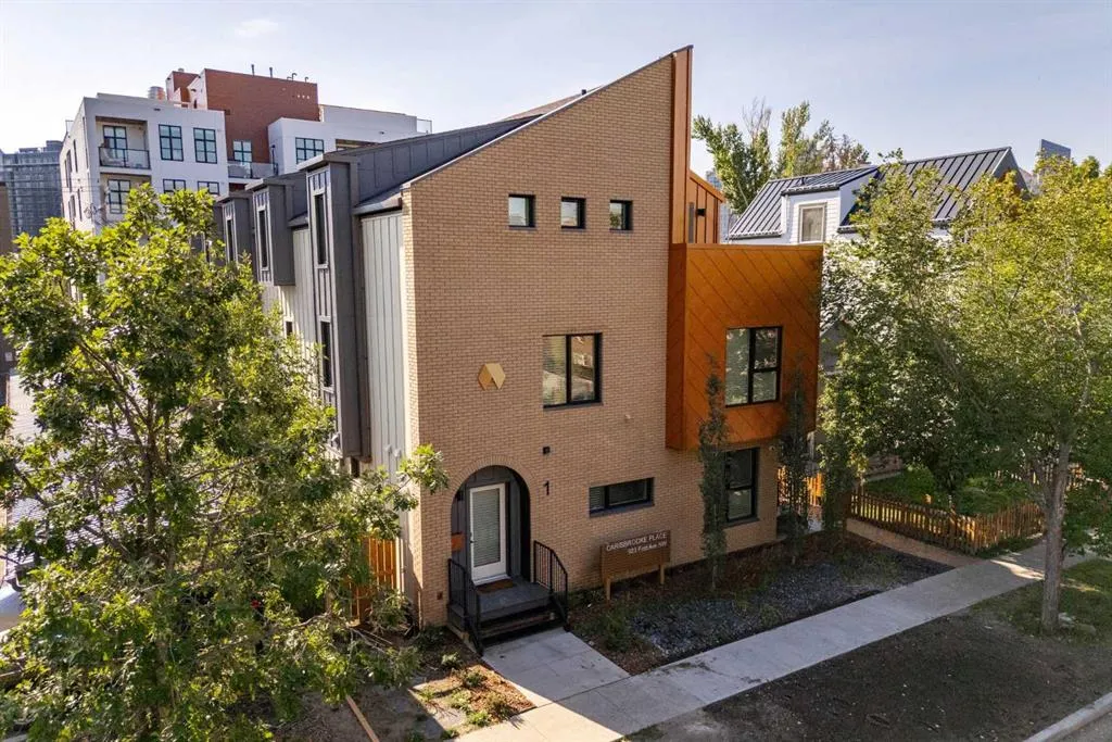 923 1 Avenue NW, #2