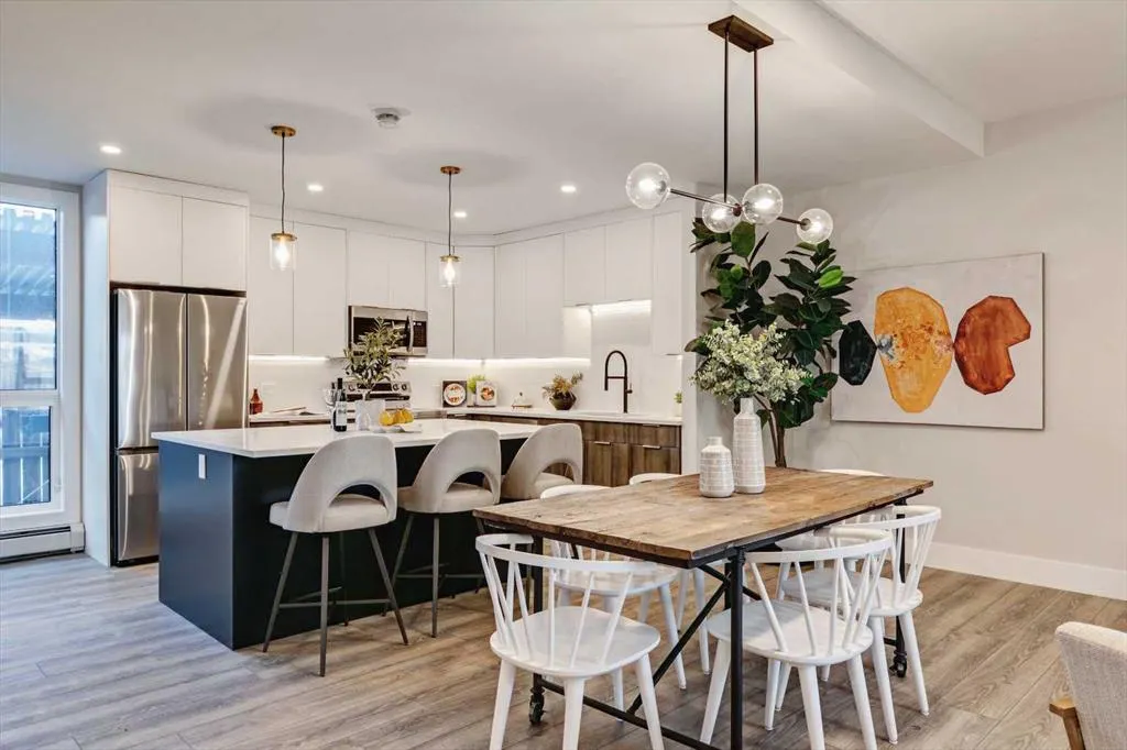 923 1 Avenue NW, #2