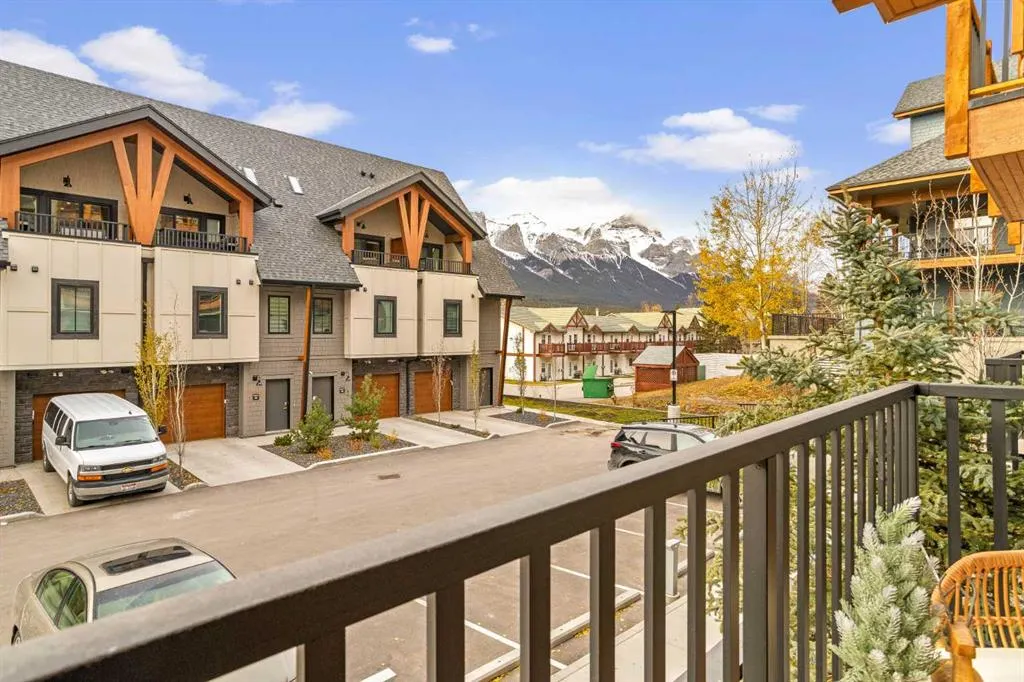 1717 Mountain Avenue, #106