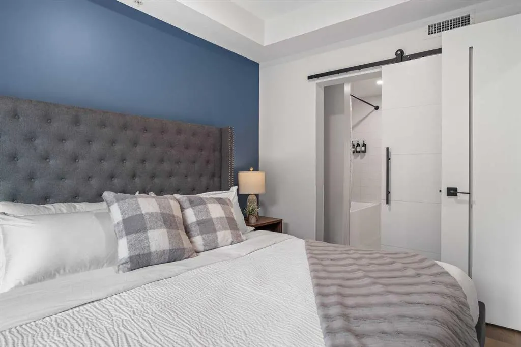 1717 Mountain Avenue, #106