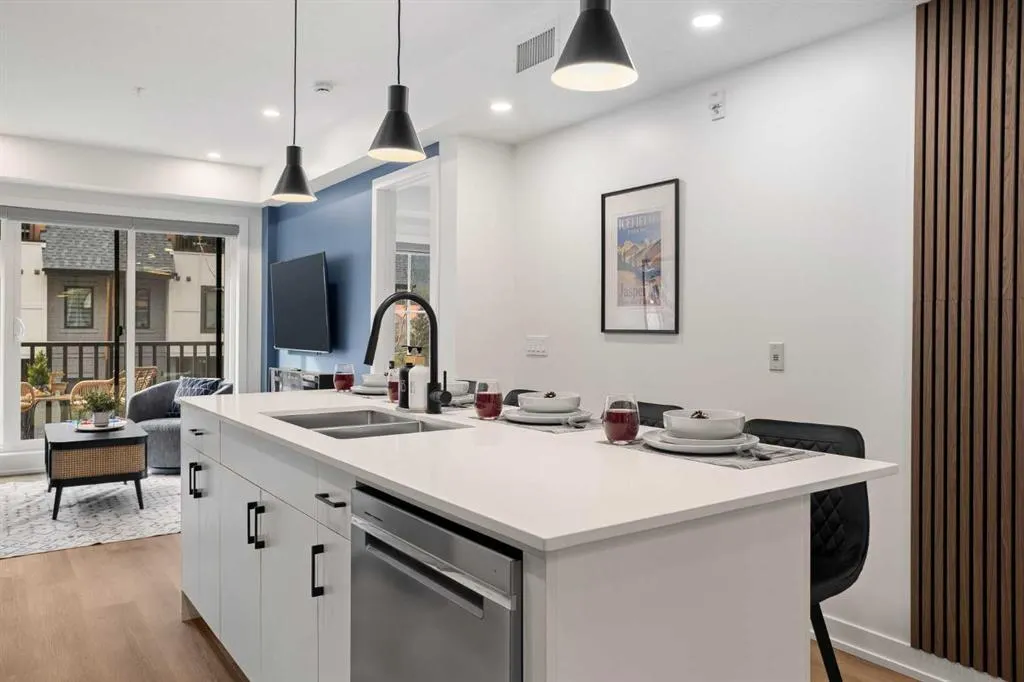 1717 Mountain Avenue, #106