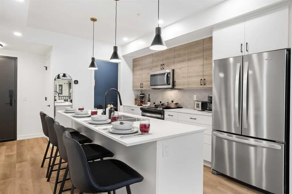 1717 Mountain Avenue, #106