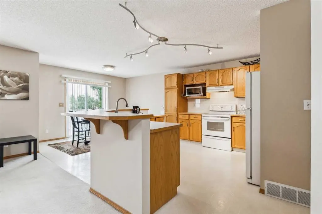 1210 Harvest Hills Drive NE
