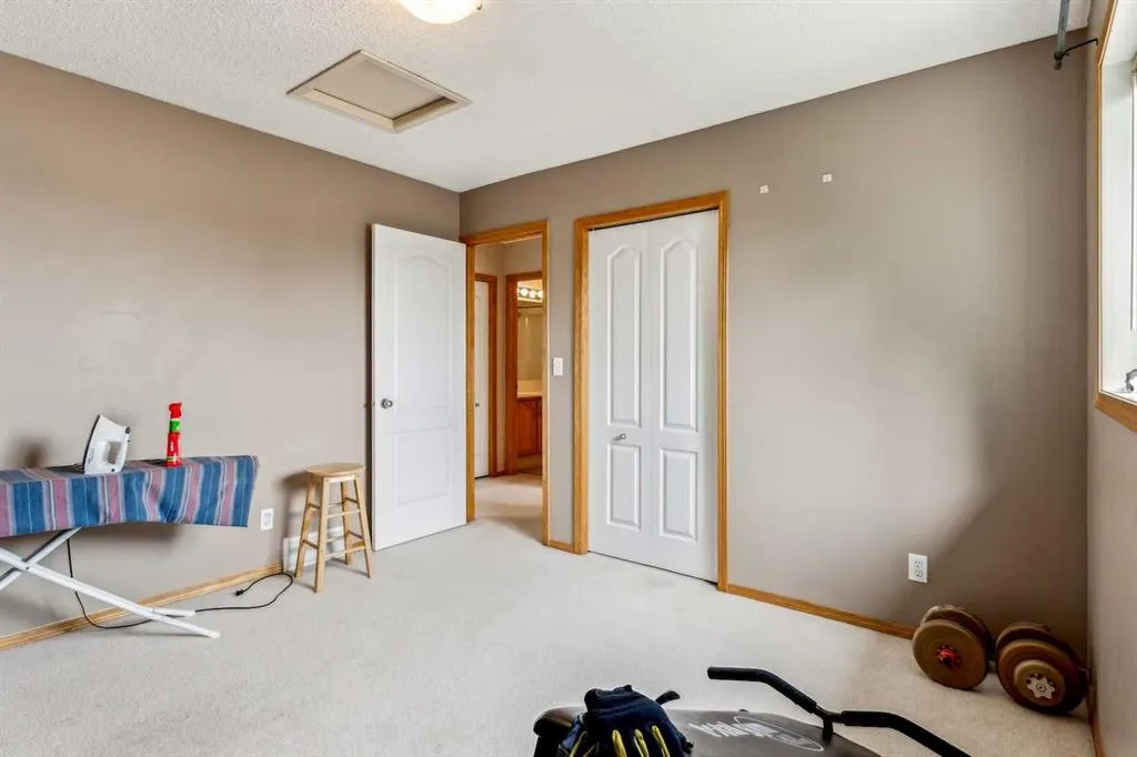 1210 Harvest Hills Drive NE