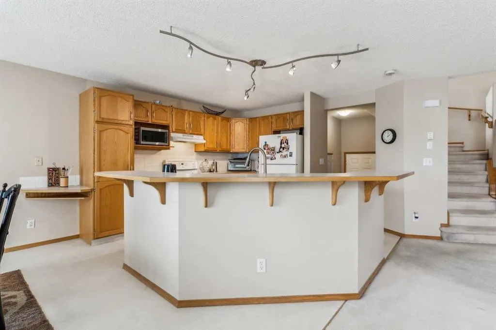 1210 Harvest Hills Drive NE