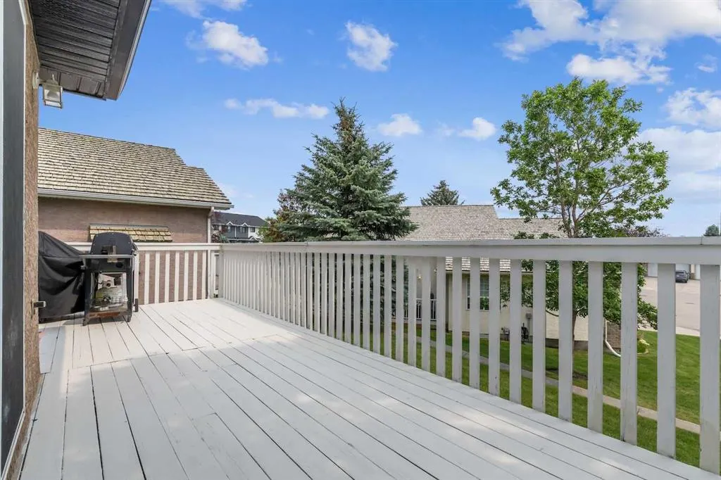 1210 Harvest Hills Drive NE