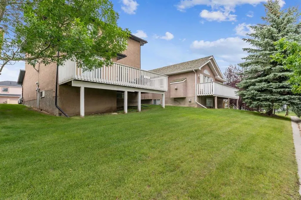 1210 Harvest Hills Drive NE