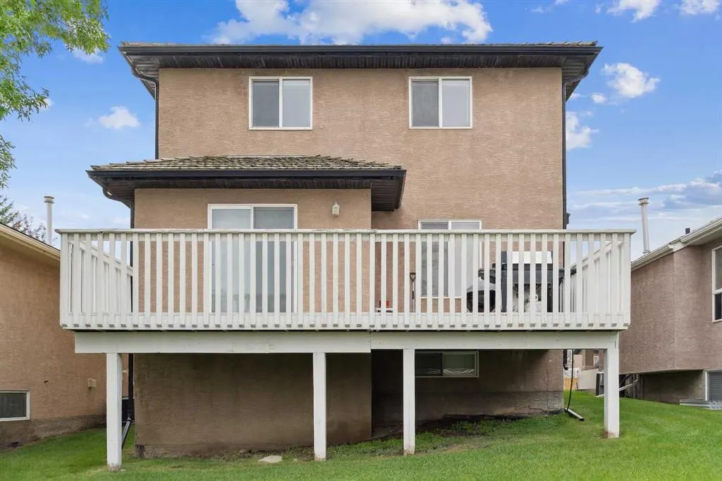 1210 Harvest Hills Drive NE