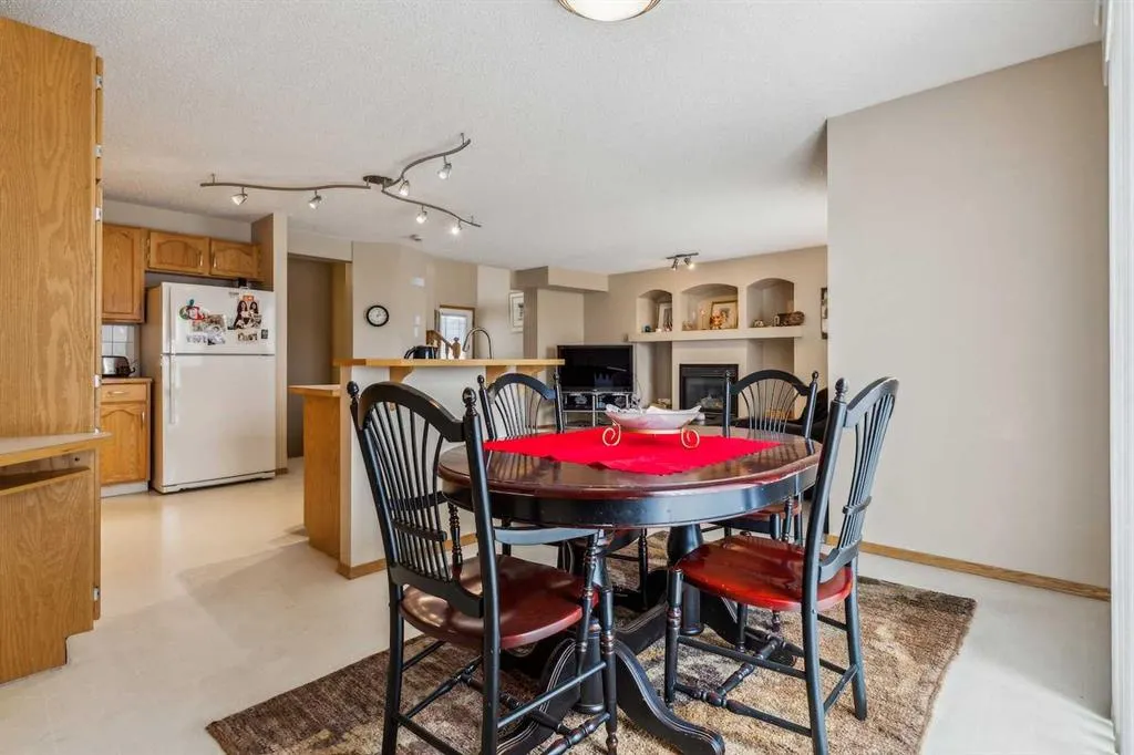 1210 Harvest Hills Drive NE