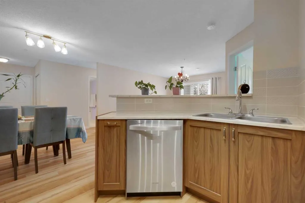 2000 Somervale Court SW, #105
