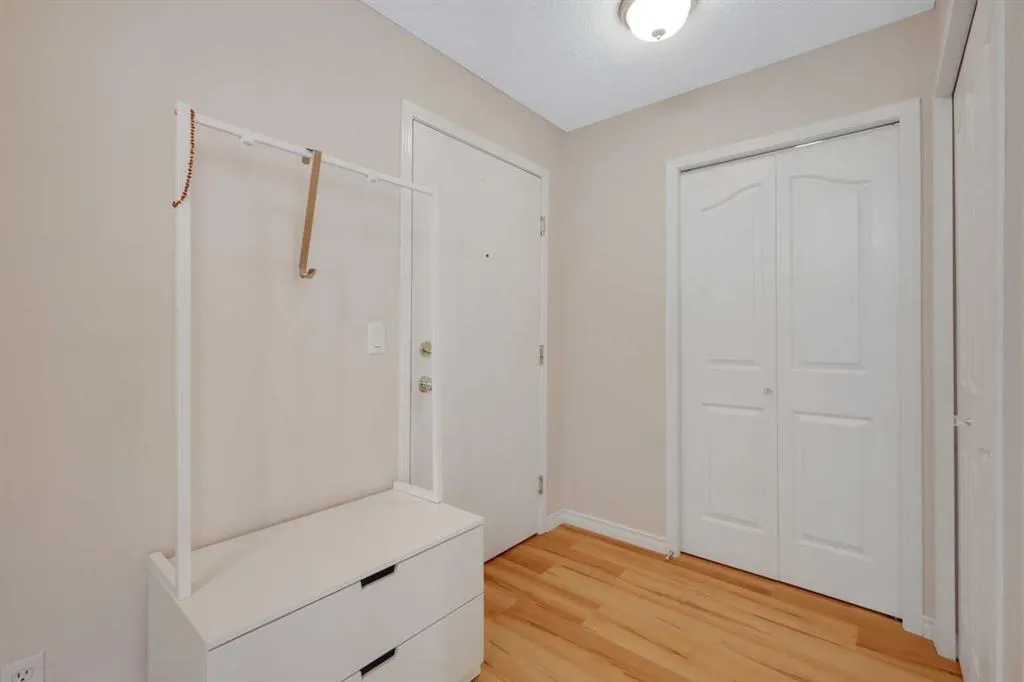 2000 Somervale Court SW, #105