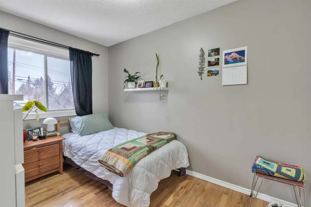 8508, 8512 Bowness Road NW