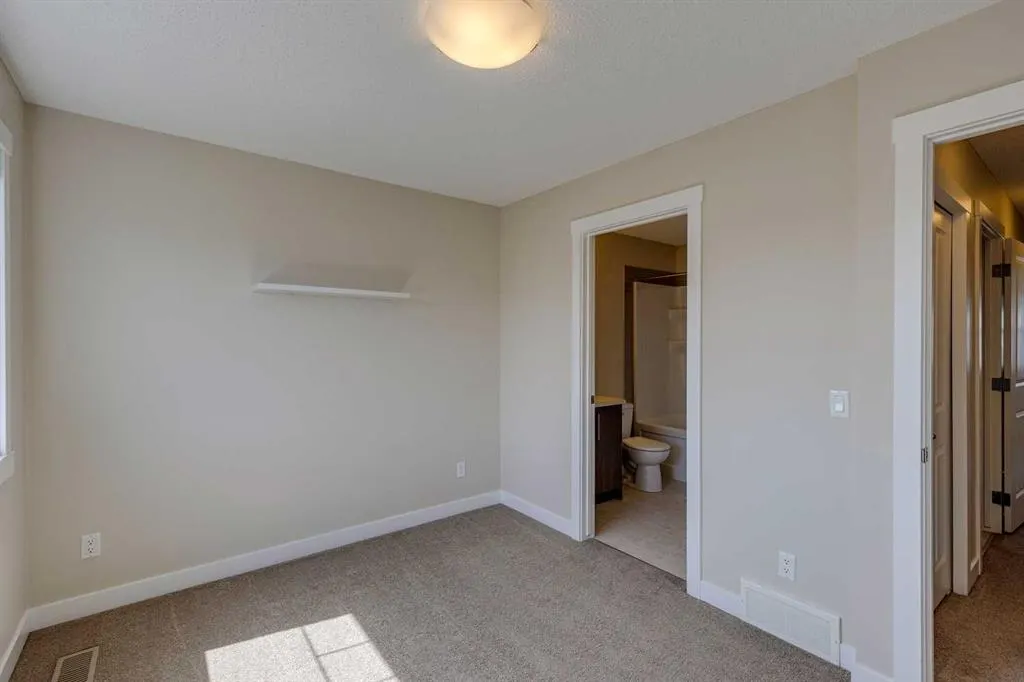 1225 Kings Heights Way SE, #605