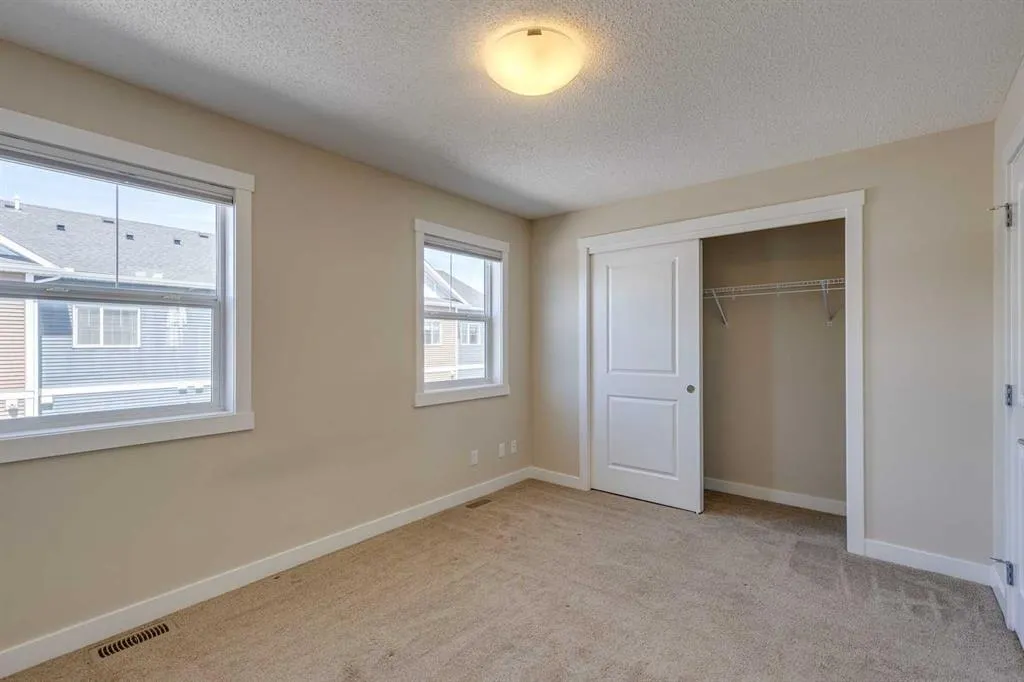 1225 Kings Heights Way SE, #605