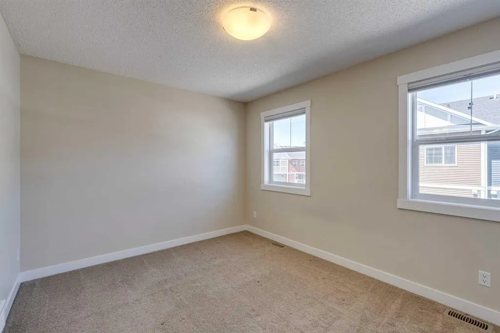 1225 Kings Heights Way SE, #605