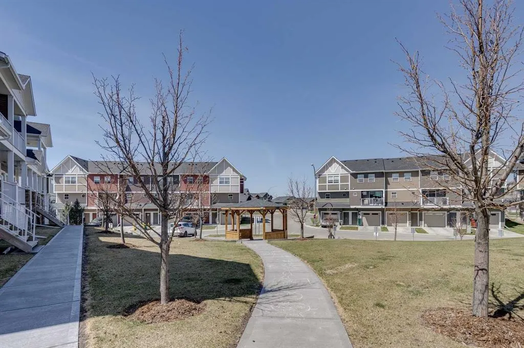 1225 Kings Heights Way SE, #605