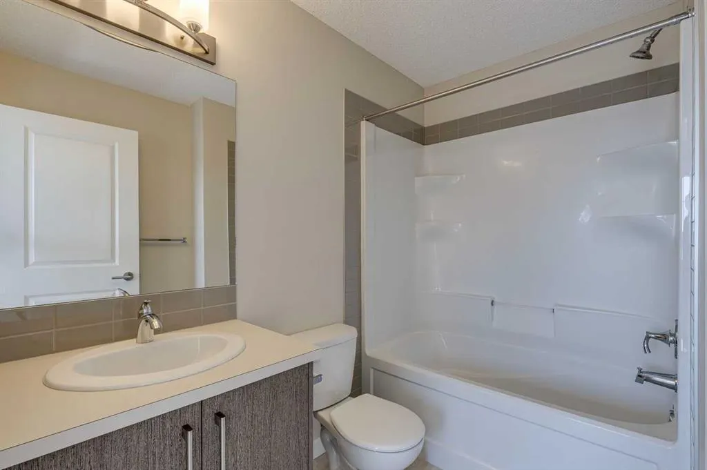 1225 Kings Heights Way SE, #605