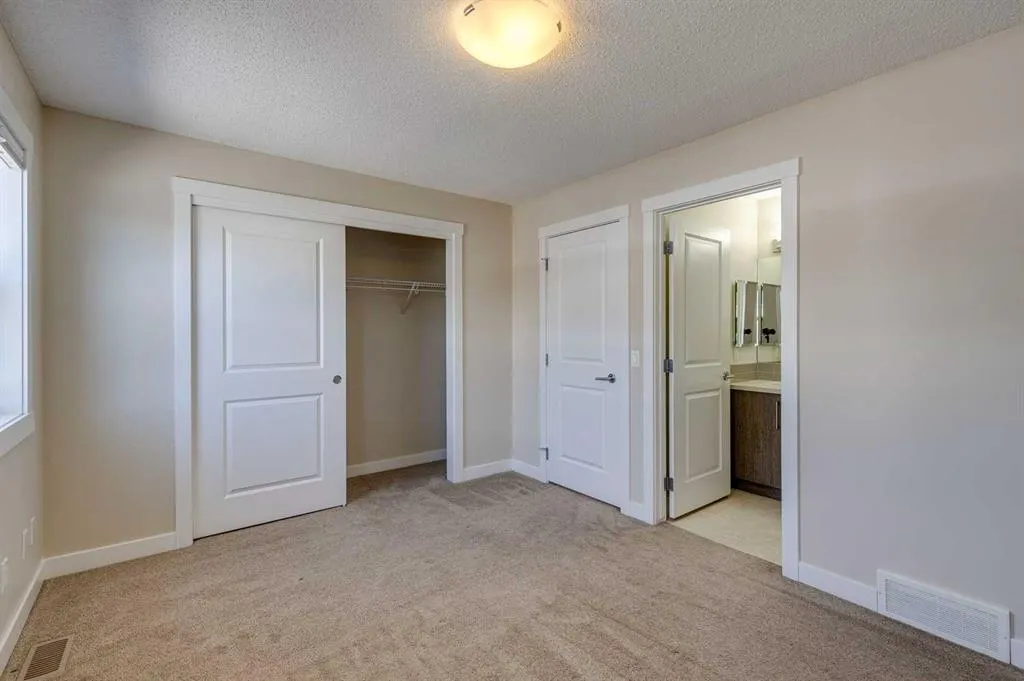 1225 Kings Heights Way SE, #605