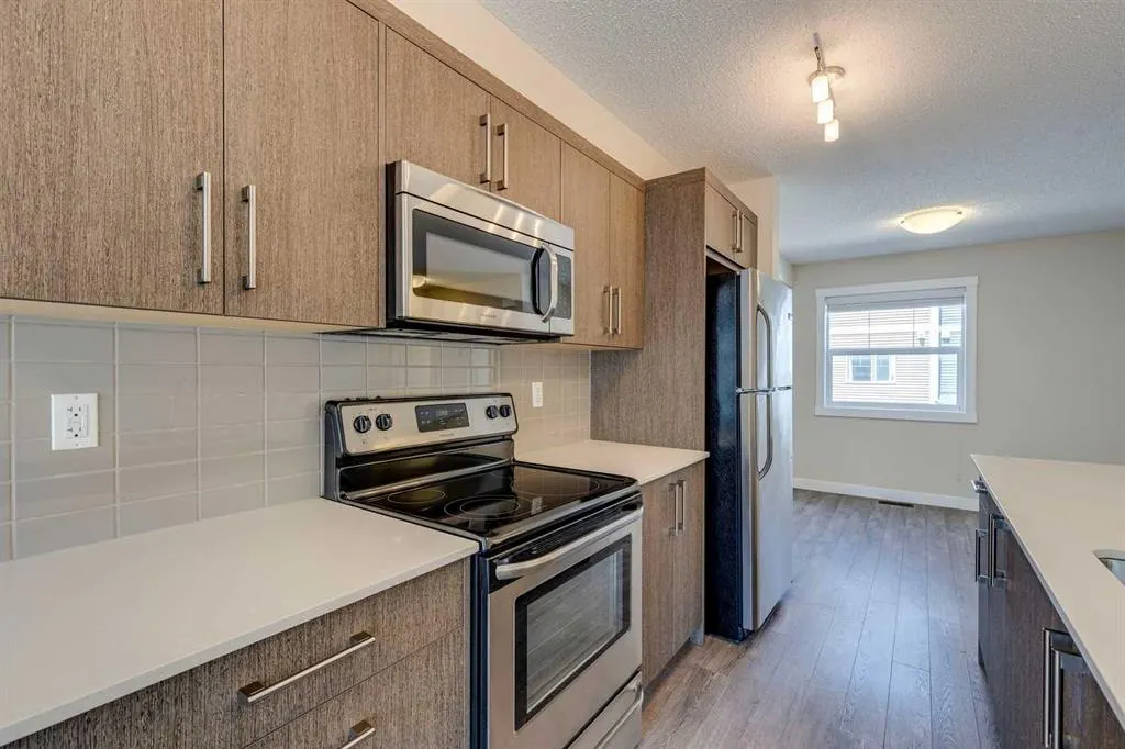 1225 Kings Heights Way SE, #605