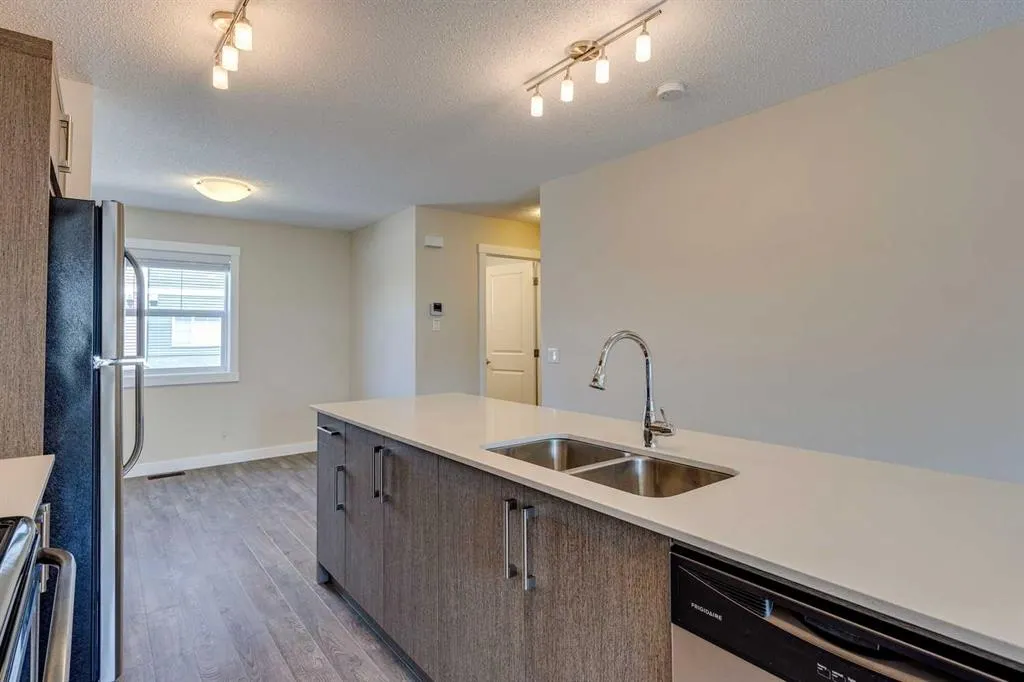 1225 Kings Heights Way SE, #605