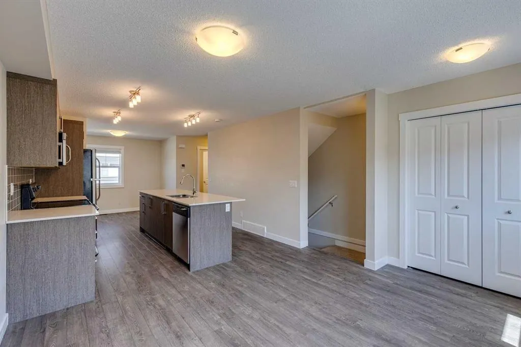 1225 Kings Heights Way SE, #605