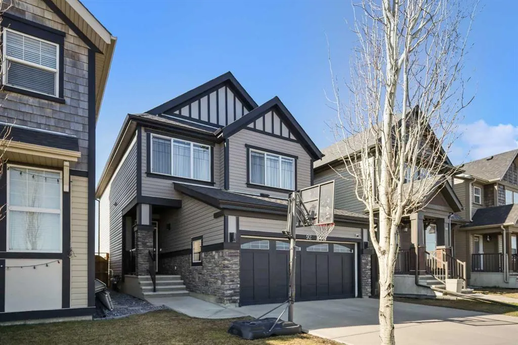 92 Skyview Point Crescent NE