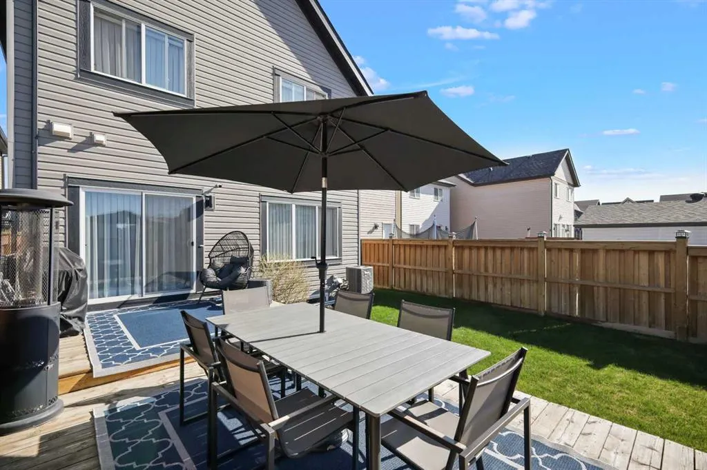 92 Skyview Point Crescent NE