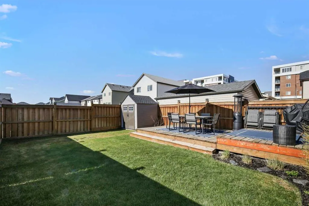 92 Skyview Point Crescent NE