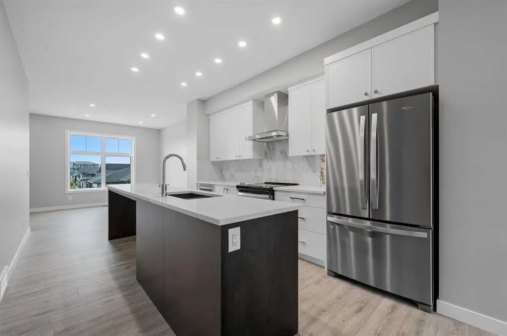 607 Mahogany Road SE