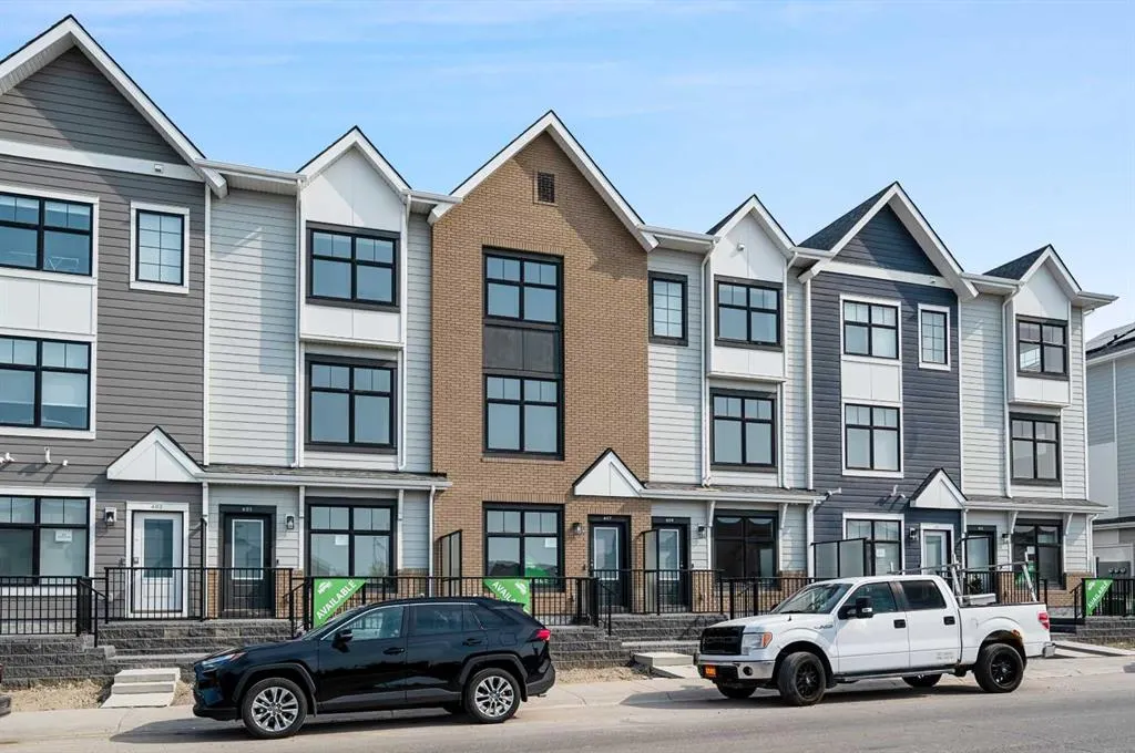 607 Mahogany Road SE