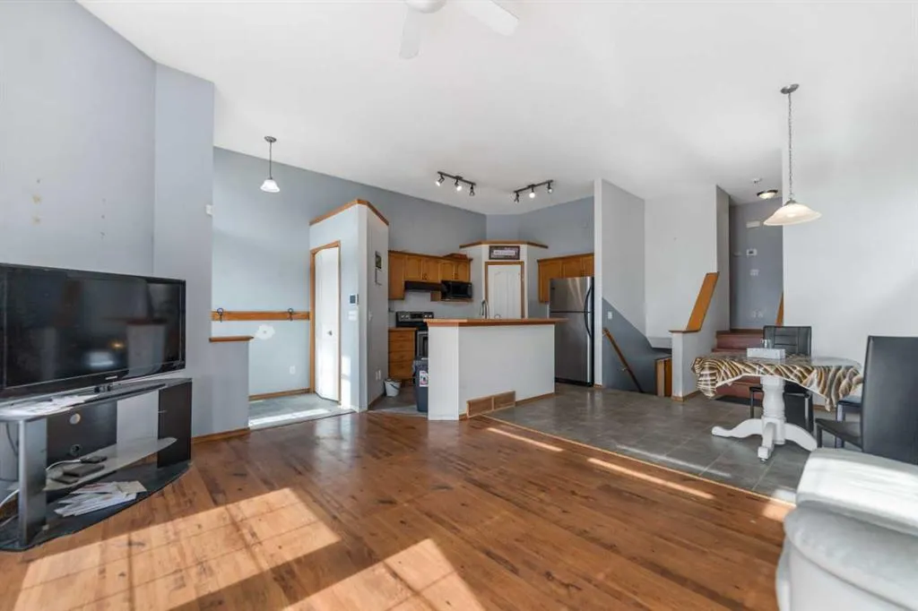 444 taradale Drive NE