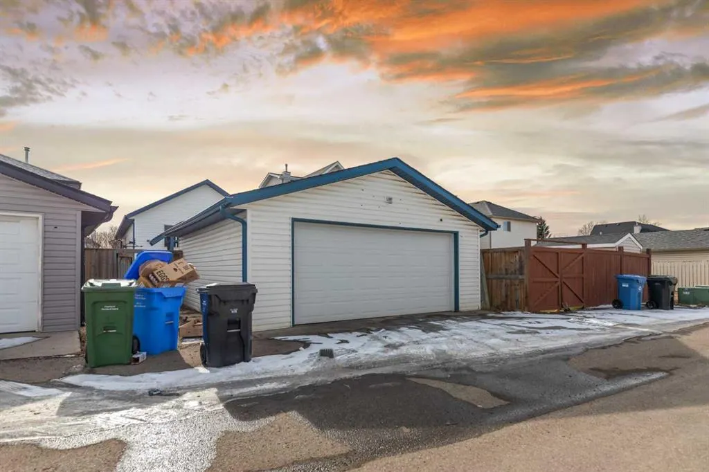 444 taradale Drive NE
