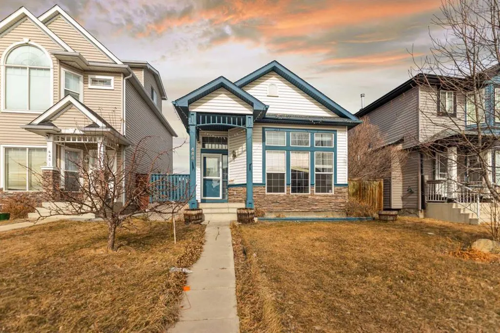 444 taradale Drive NE