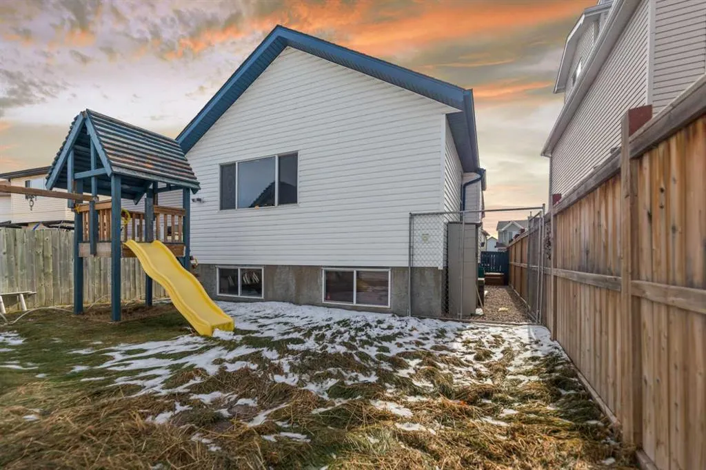 444 taradale Drive NE