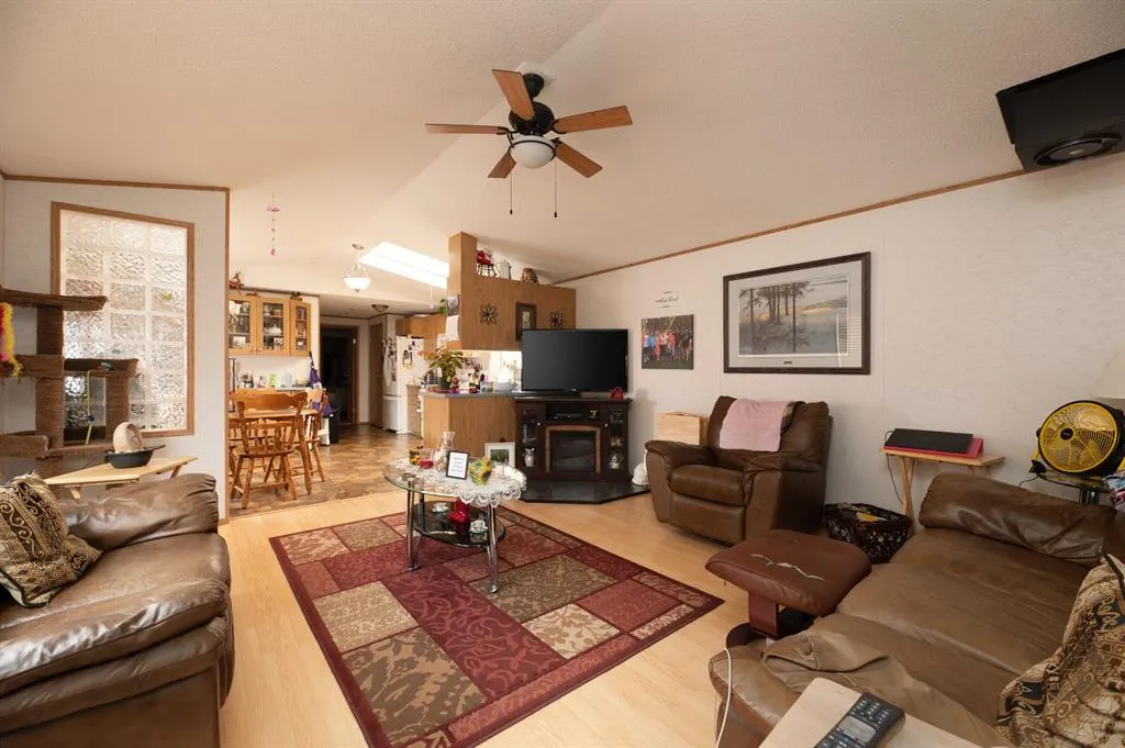 240 Palomino Close
