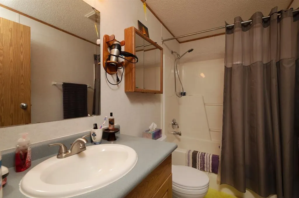 240 Palomino Close