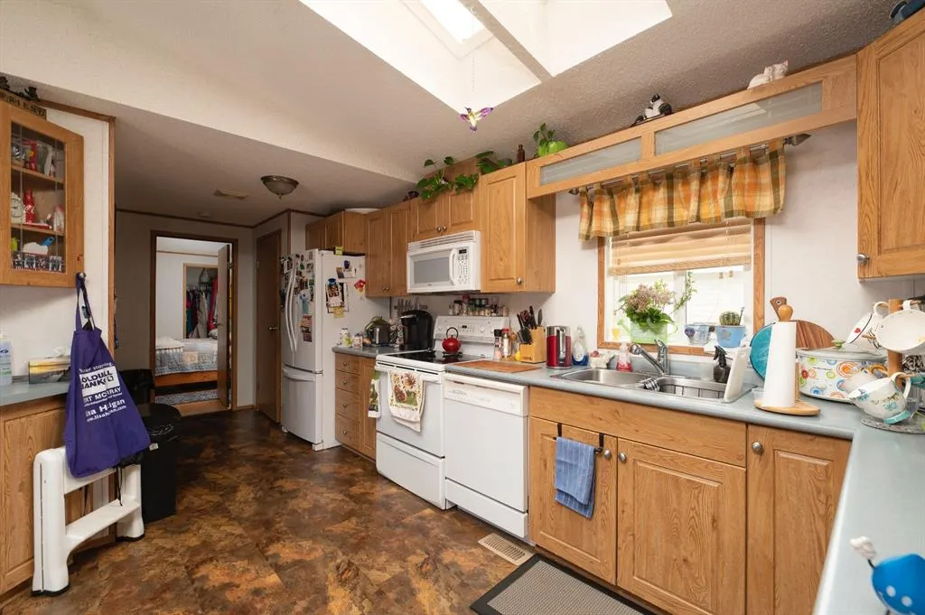 240 Palomino Close