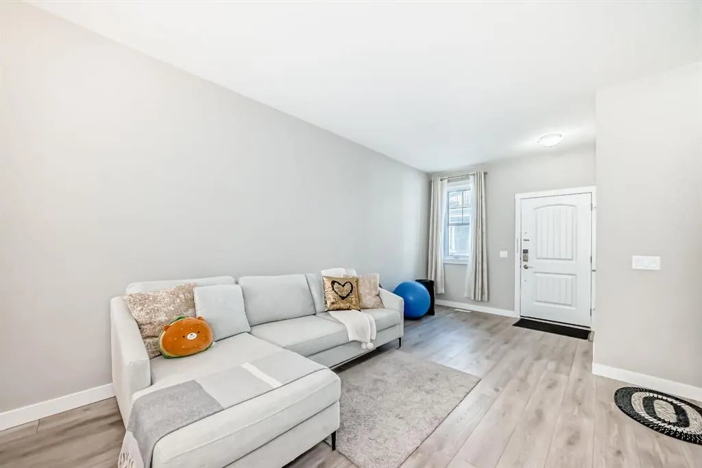 410 Cranbrook Walk SE
